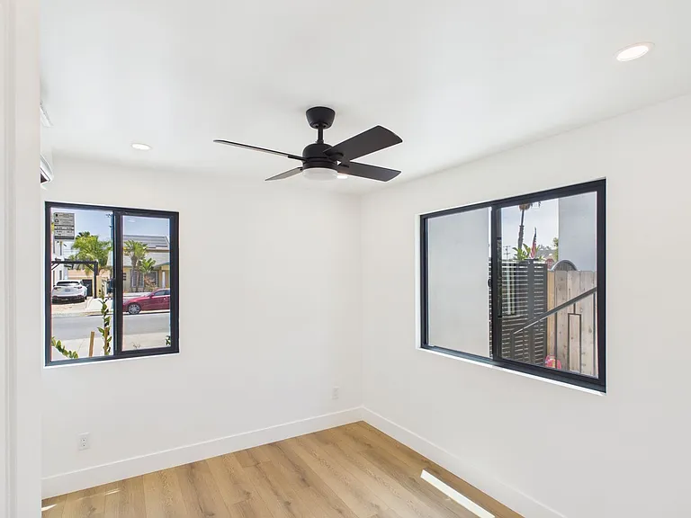 3414 31st St — Photo 33