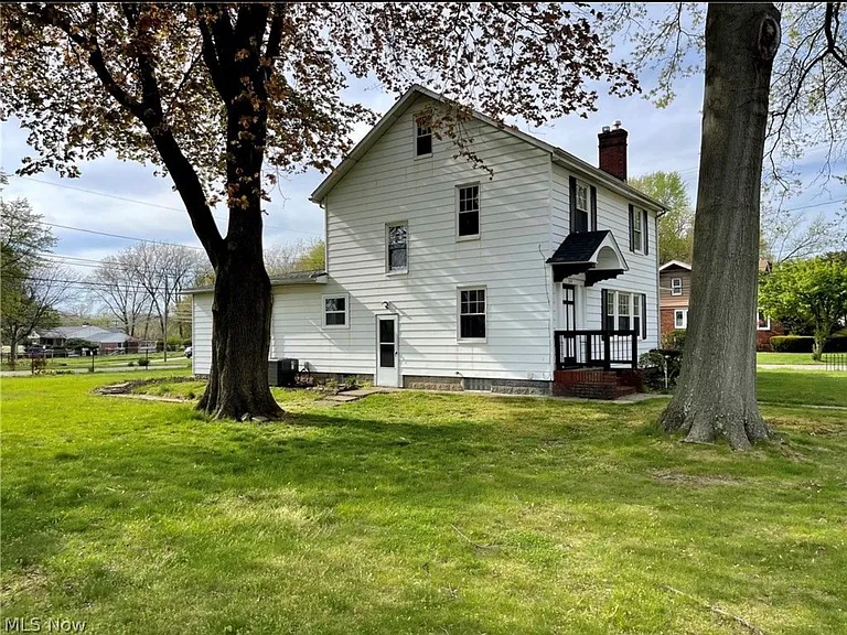 844 Cordova Ave — Photo 3