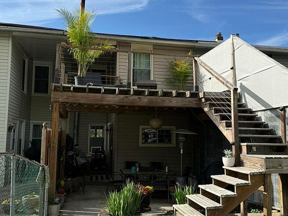 3rd image of 603 W Washington St