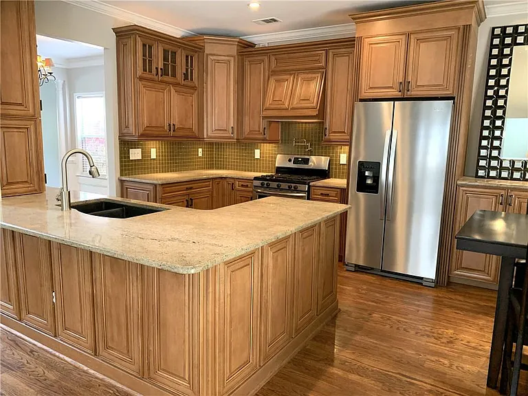2020 Chelton Way SE — Photo 9