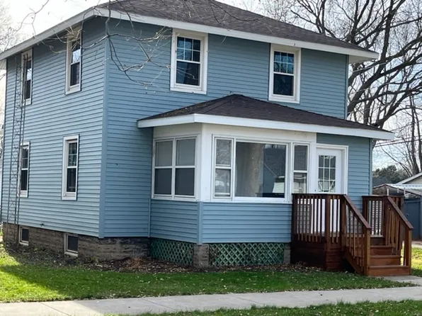 808 W 1st Ave, Rochelle, IL 61068