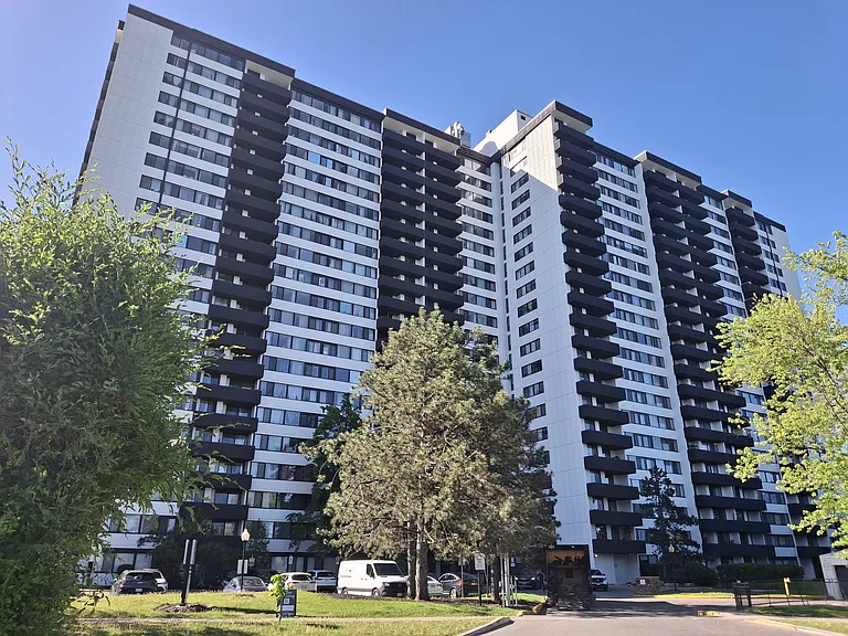 300 Antibes Dr — Photo 21