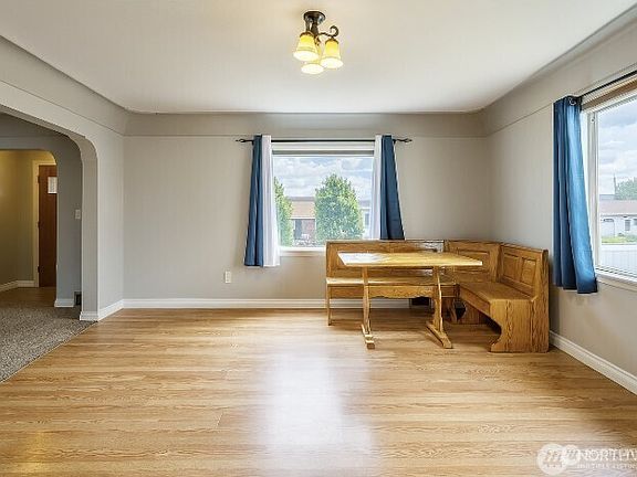 3rd image of 113 E 6th St