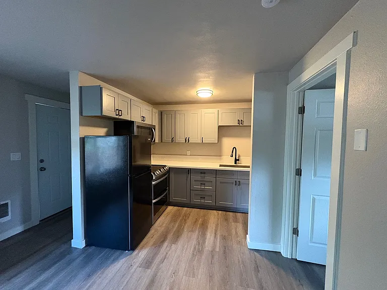 412 Chemawa Rd N #2 — Photo 1