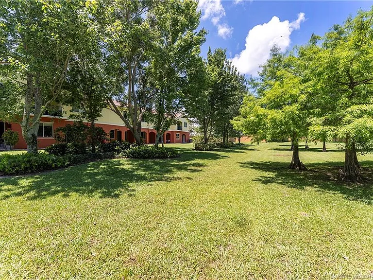 49 SE Sedona Cir #101 — Photo 6