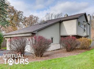 4450 Kirchoff Rd, Rolling Meadows, IL 60008