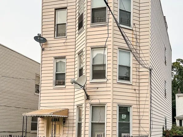 170 Saint Pauls Avenue image 1 of 11