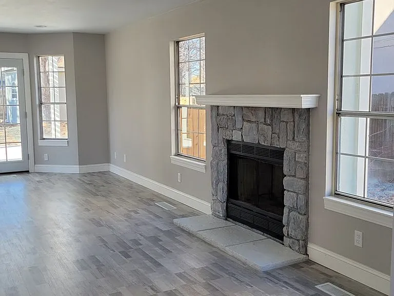 1272 Skylark St — Photo 5