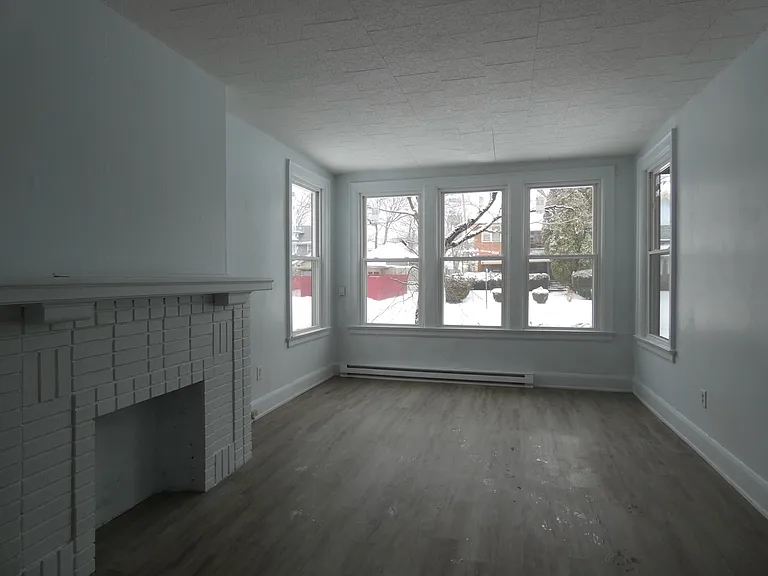 425 Boston Pl #1 — Photo 4