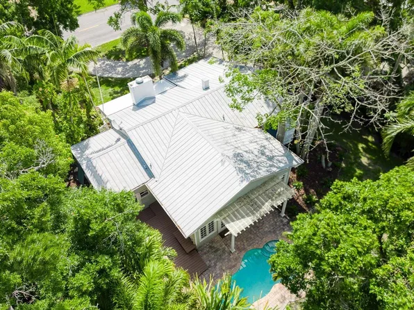 2239 Vero Beach Avenue, Vero Beach, FL 32960
