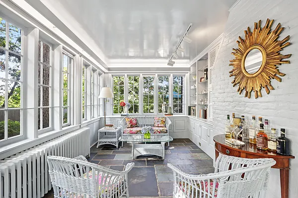 Sold by Compass | media 6