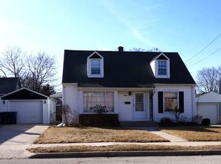 1027 9th Ave, Grafton, WI 53024