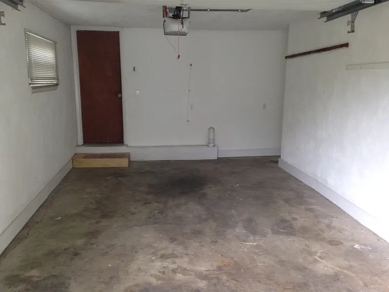 201 Markham Dr — Photo 11