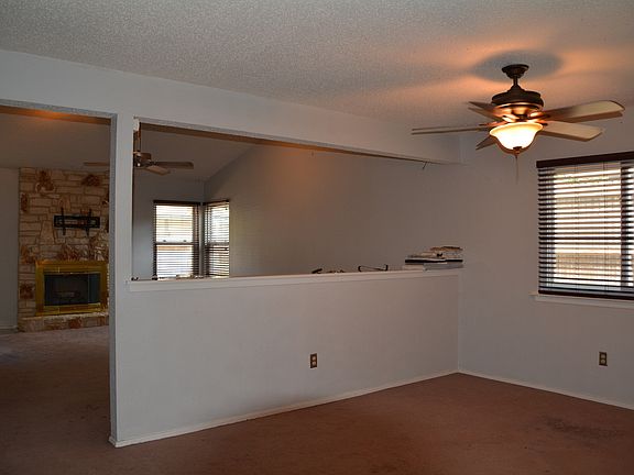 3rd image of 9806 Meadowheath Dr