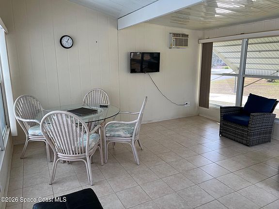 5th image of 1076 Royal Palm Dr