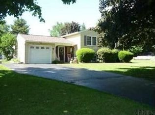 2 Holly Cir, East Greenbush, NY 12061