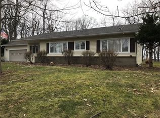 13 Sunset Dr, Lyons, NY 14489