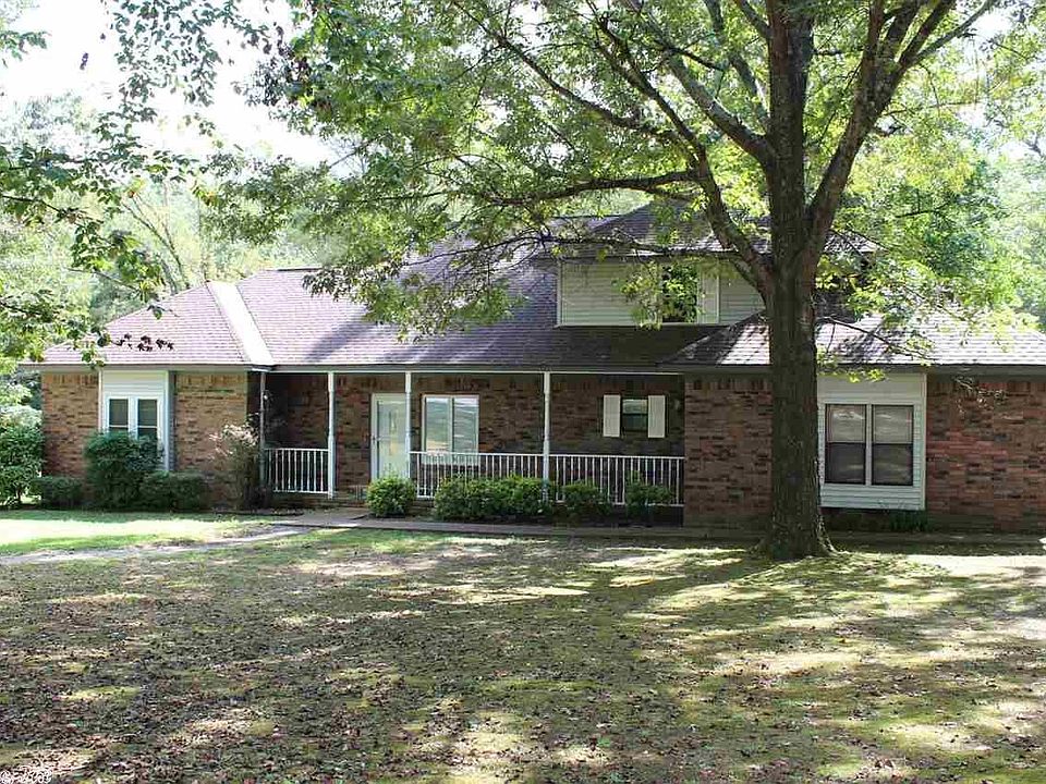 1st image of 23 Woodcrest Dr