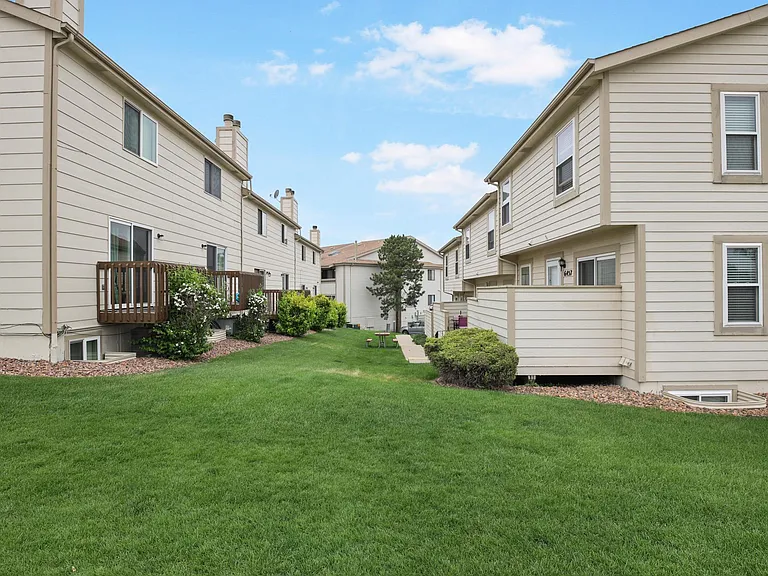 6457 McNichols Ct — Photo 22