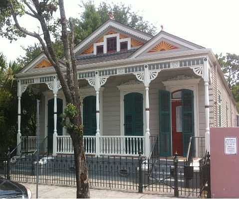 1st image of 611 Kerlerec St