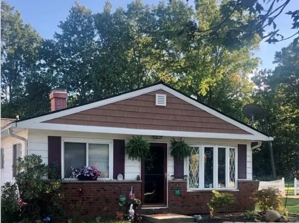 8136 Bellflower Rd, Mentor, OH 44060