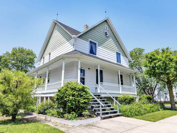 507 1st St, Luxemburg, WI 54217