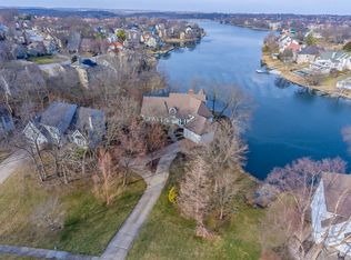 332 NE Brockton Dr, Lees Summit, MO 64064