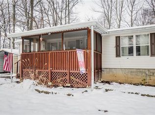 311 Connoquenessing Dr, Evans City, PA 16033