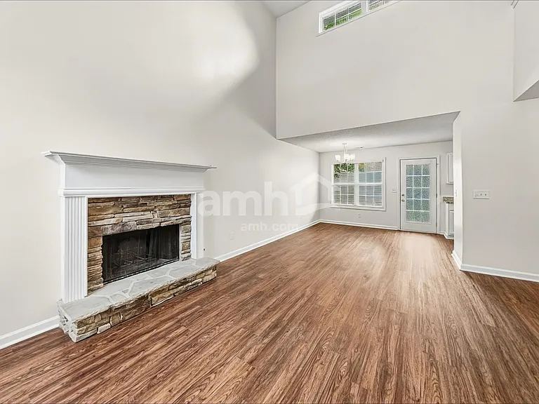 294 Greystone Cir — Photo 6