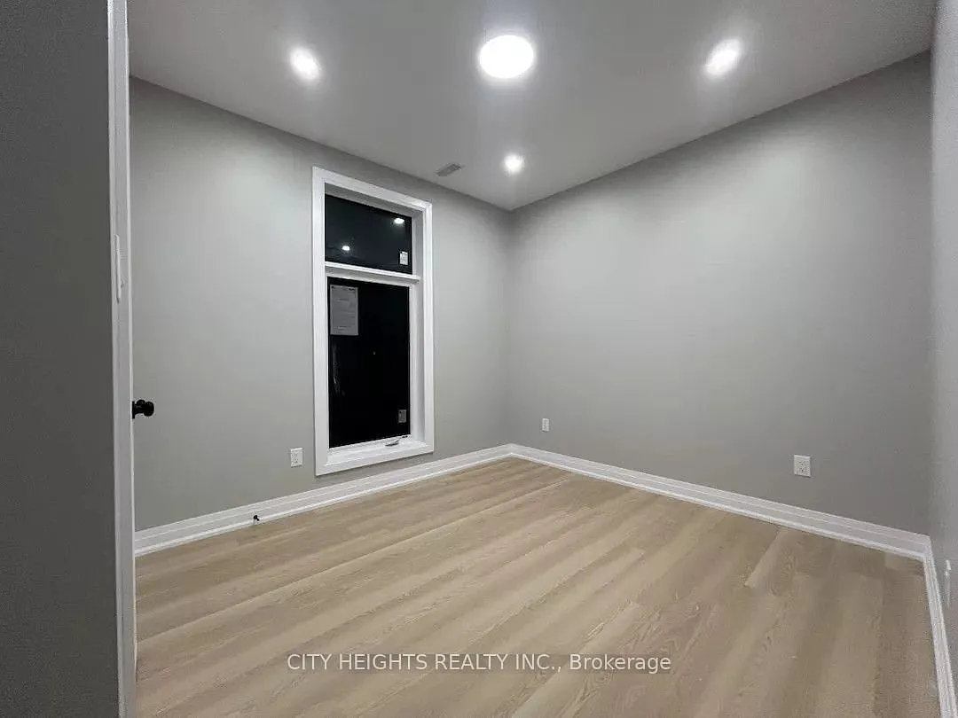 3 bed, $2,300 — Photo 3