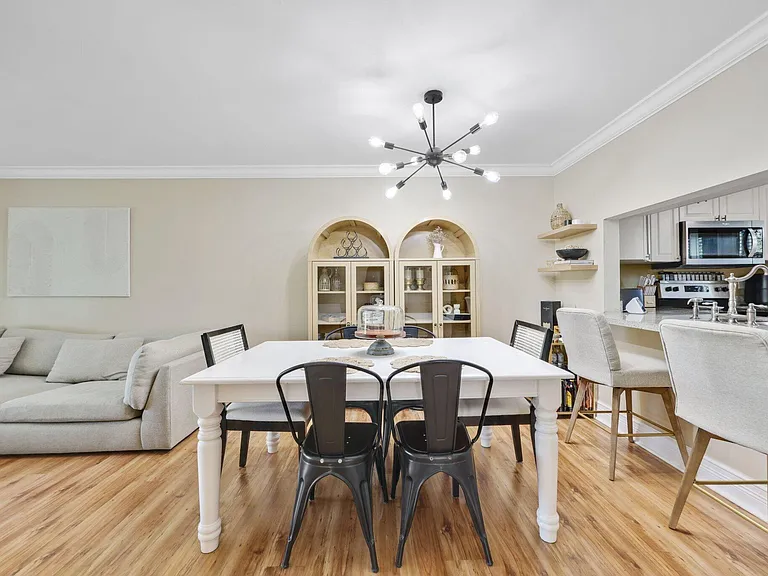 2700 Fiore Way #2020 — Photo 7