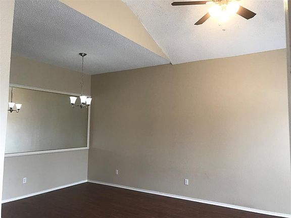 3rd image of 8000 Iris Cir
