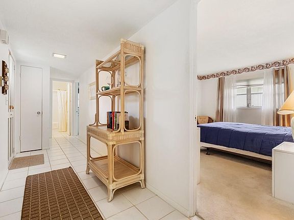 2nd image of 4007 Schwalbe Dr #122