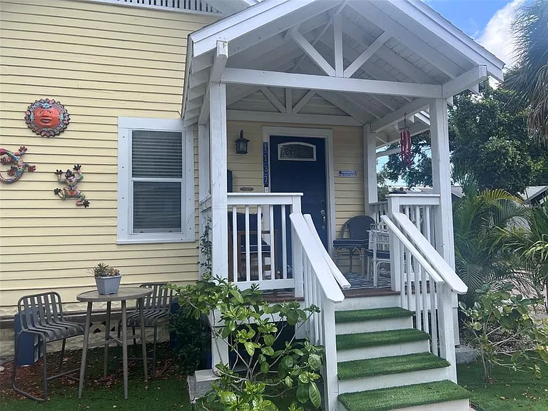 1137 Highland St S — Photo 53
