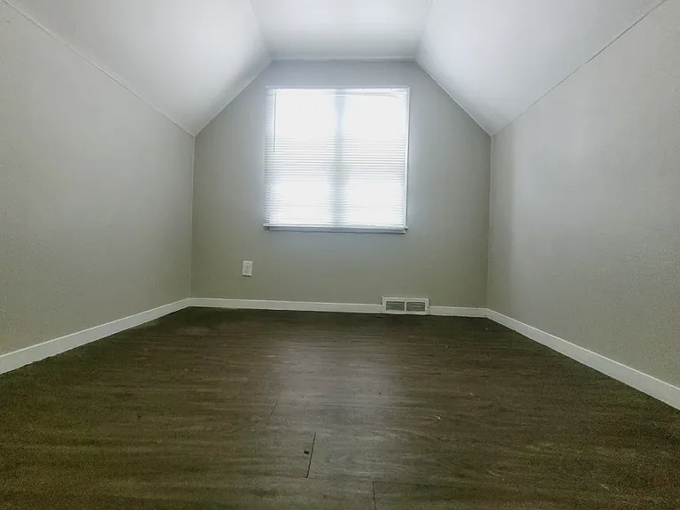 405 N Greenwich St — Photo 4