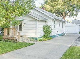 2515 E Madison Ave, Des Moines, IA 50317