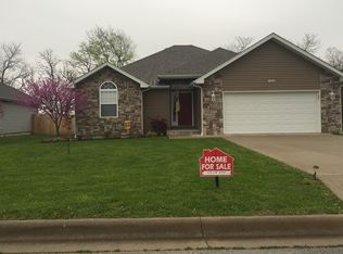 1320 N Chicago Ave, Bolivar, MO 65613