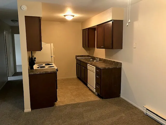 Ravenswood Apartments — Photo 3