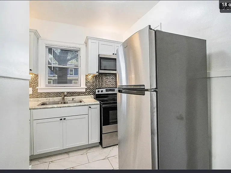 211 Burnham Dr — Photo 14
