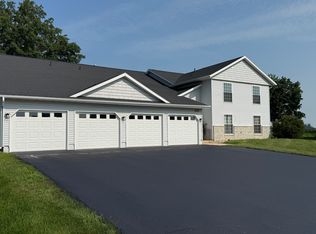 4131 Lexington Dr NE APT C, Cedar Rapids, IA 52402