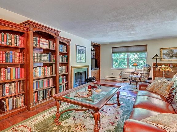 3rd image of 388 Sierra Vista Ln