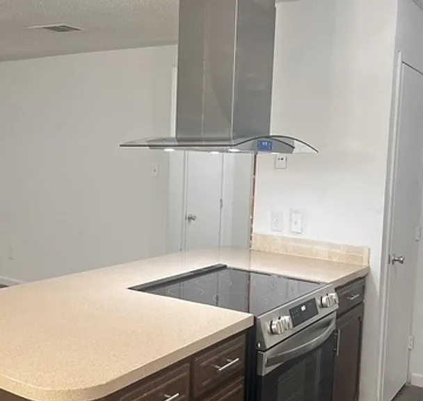 405 Bryan Dr — Photo 7