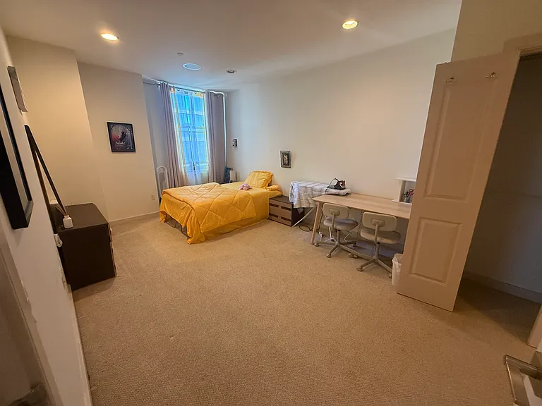 111 S 15th St #1814 — Photo 5