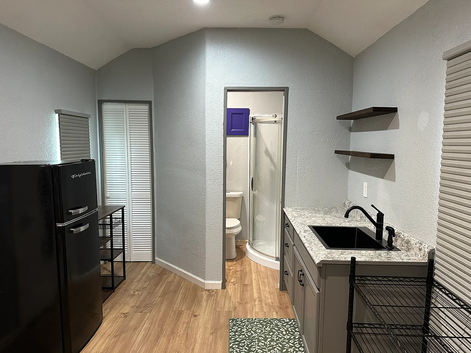 Studio, 240 sqft, $1,000 — Photo 2