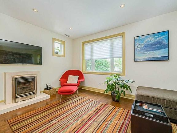 4th image of 23 Preston Pl #A