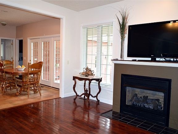 5th image of 90 Brittany Ln
