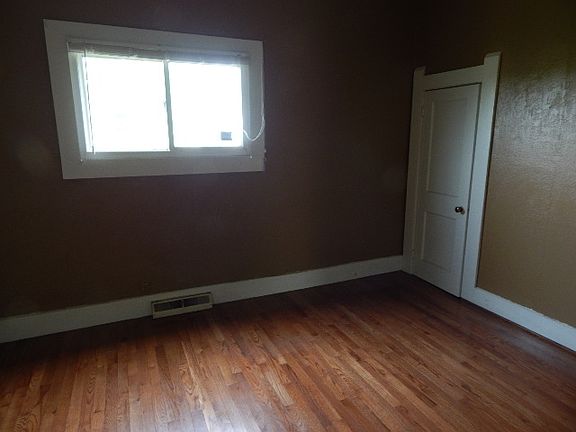 Mstr bedroom w/ large closet