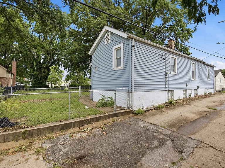 6322 Hancock Ave — Photo 22