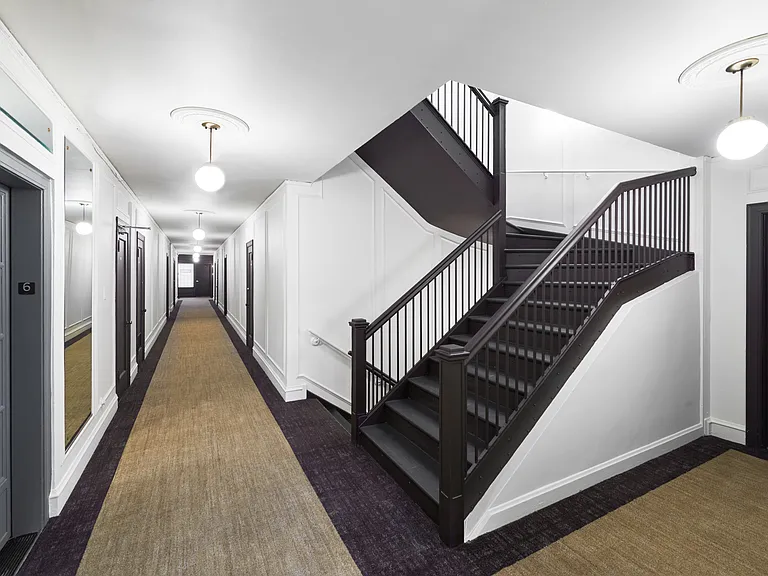 451 W Melrose St — Photo 11