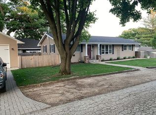 315 N 2nd St, Elburn, IL 60119